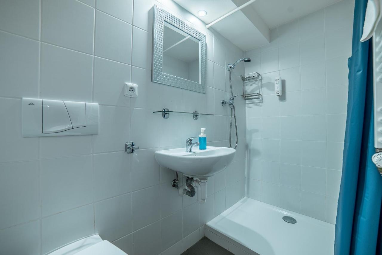 Antonio Residence Skvorec Luaran gambar